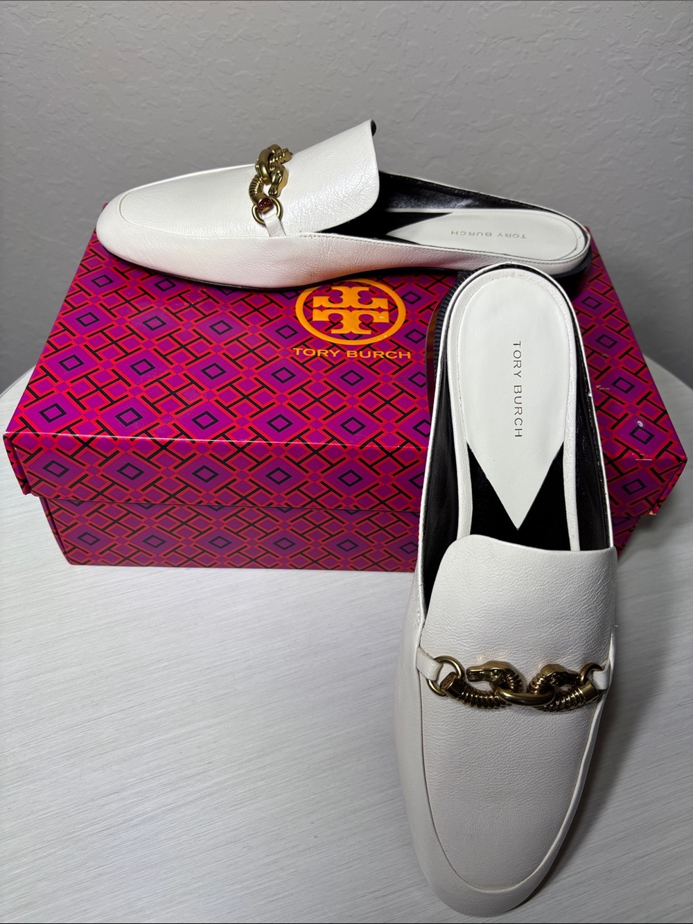 Tory Burch Jessa Loafer Slides Cream Leather Gold Chain Mules NIBOX Size 8.5 - Picture 6 of 9